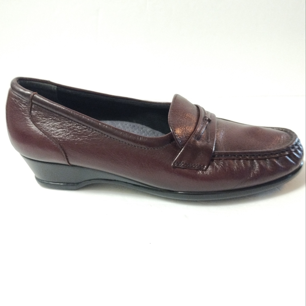 SAS Tripad Comfort Loafers Maroon Leather Slip On Comfort Shoes USA Made Size 9